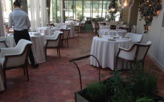 Berne : Collombat dans son jardin…