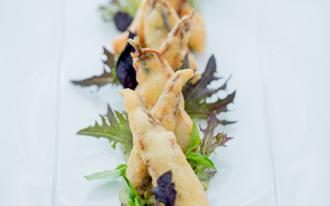 Anchois frais en beignet, condiment fenouil