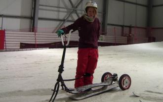 Une trottinette pour la neige