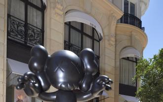 Un Companion de Kaws aux enchères
