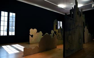 Le « jardin mécanique » de Latifa Echakhch