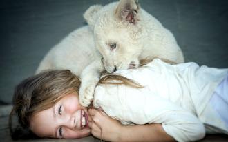 Mia et le lion blanc