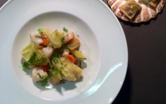Noix de Saint Jacques en bouillon de pot au feu, rissoles de boeuf au raifort
