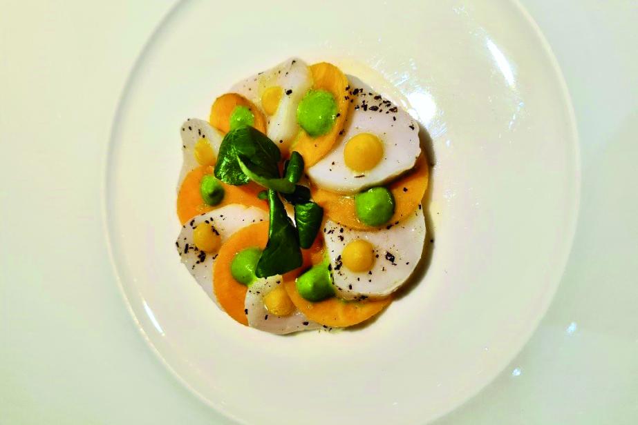 Noix de Saint-Jacques marinées à la vanille, patate douce