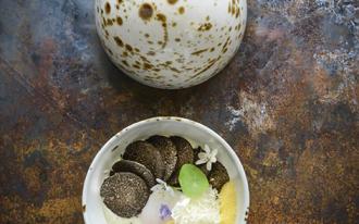 Œuf basse température, purée de manioc et truffe