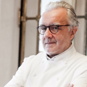 4 mains Ducasse-Guérard au Louis XV